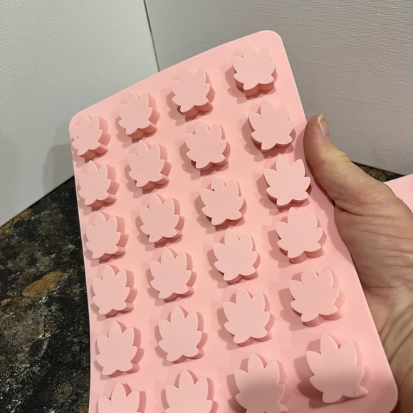 NWOT, TWO Pink silicone candy leaf shaped molds. - Picture 3 of 8